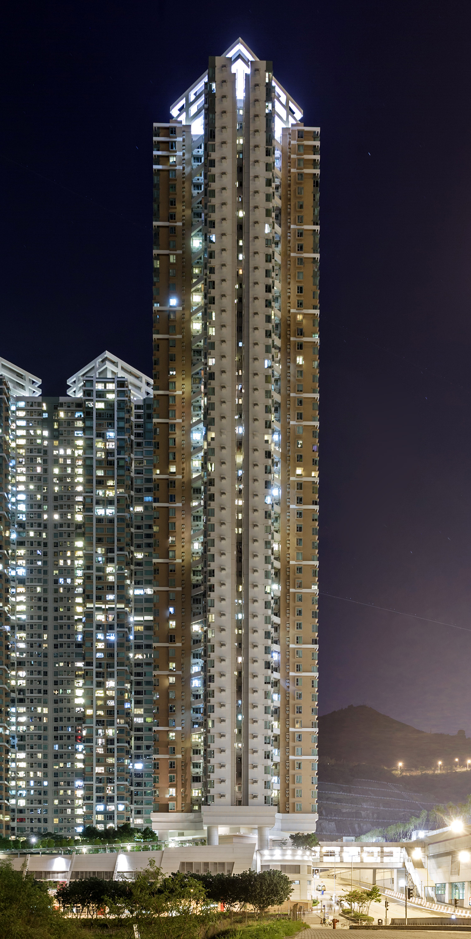 Ocean Shores Tower 16-17, Hong Kong - View from the northeast. © Mathias Beinling